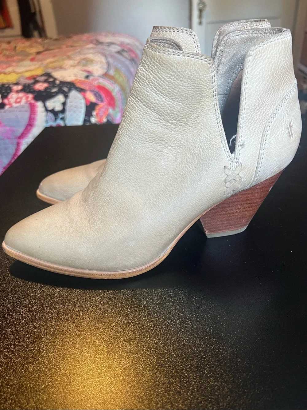 🤠 FRYE Reina Leather Cut Out Booties Taupe Ankle Boots Size 6.5 🤠